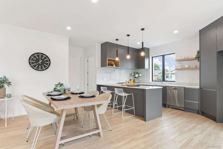 Photo of property in 17e Stanniland Street, Sunnyhills, Auckland, 2010