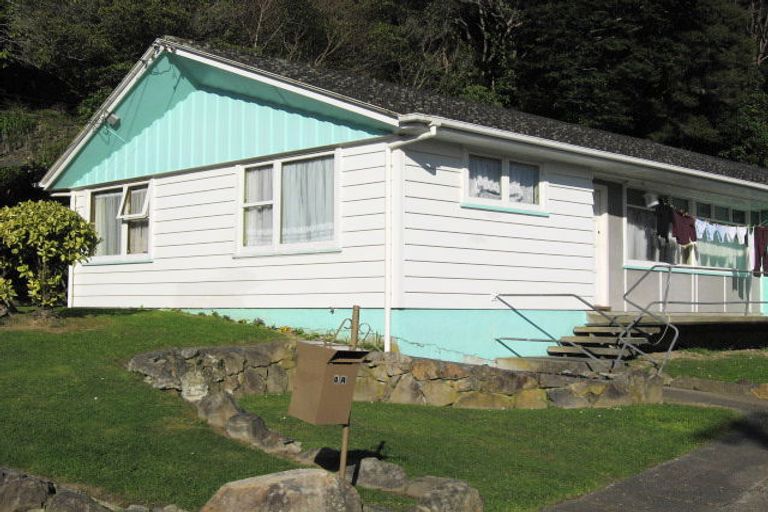 Photo of property in 4 Faris Crescent, Wainuiomata, Lower Hutt, 5014