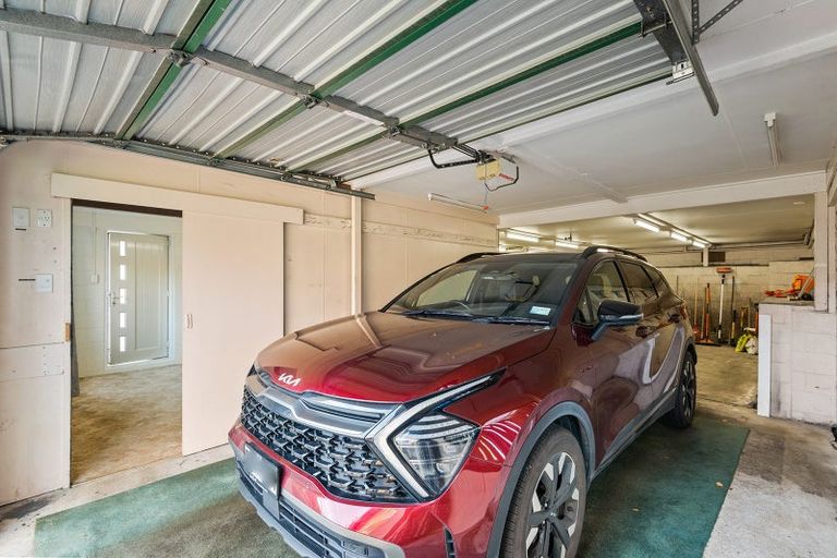 Photo of property in 8 Elwyn Crescent, Green Island, Dunedin, 9018