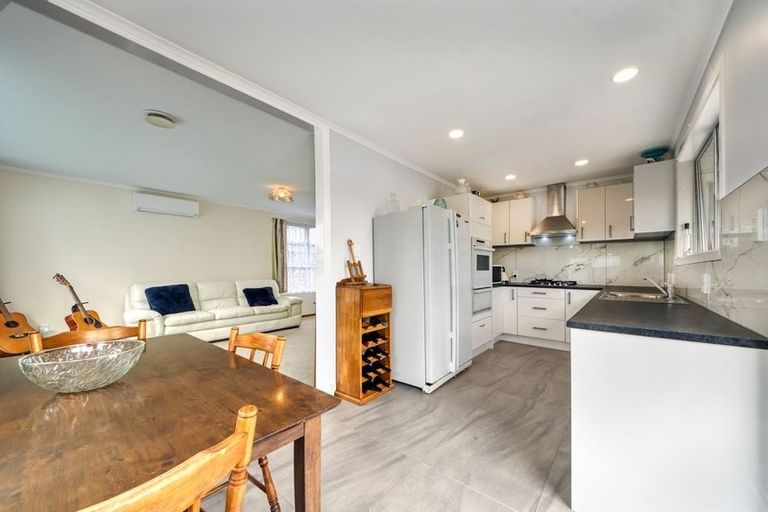 Photo of property in 47 Hartley Terrace, Massey, Auckland, 0614