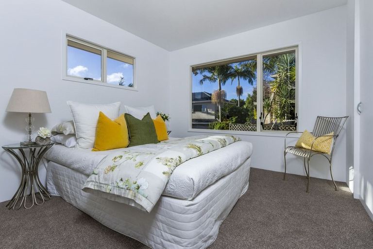 Photo of property in 2 Garden Lane, Torbay, Auckland, 0632