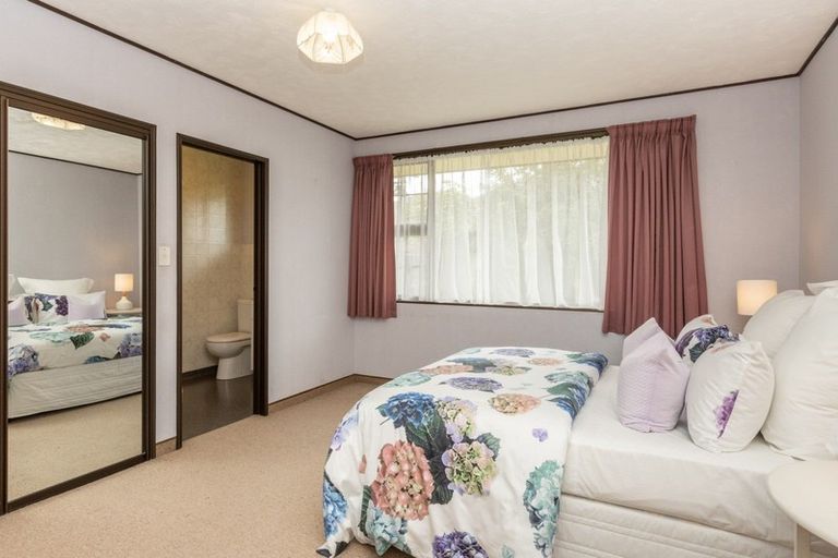 Photo of property in 60 Ngarimu Crescent, Taradale, Napier, 4112