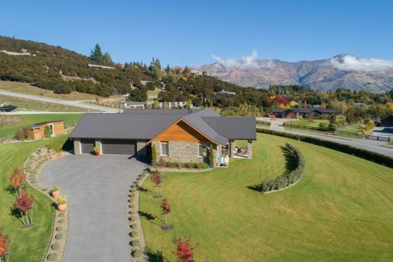 Photo of property in 2 Highfield Ridge, Wanaka, 9305