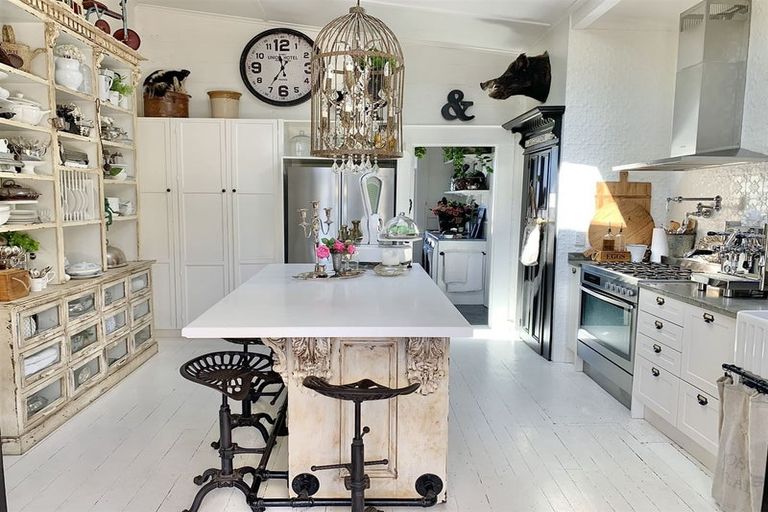 Photo of property in 22 Domain Road, Waipawa, 4210