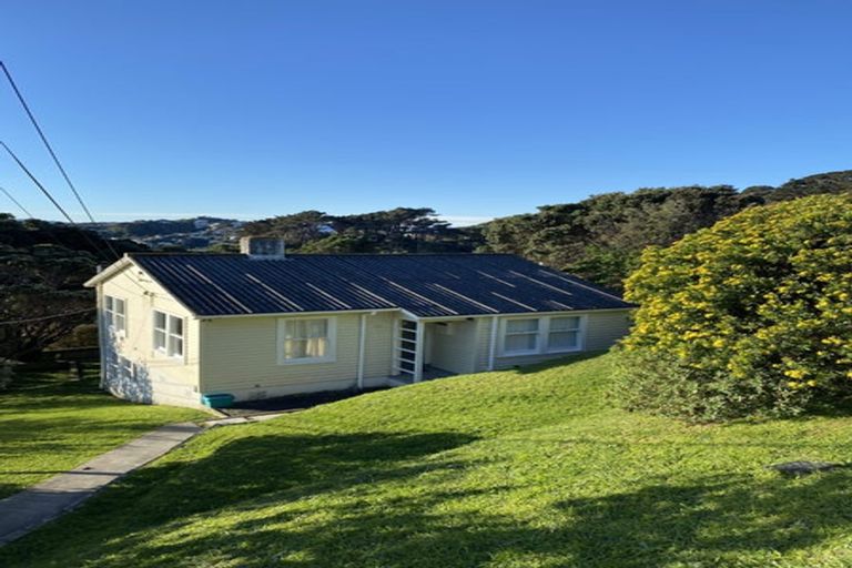 Photo of property in 100 Sidlaw Street, Strathmore Park, Wellington, 6022