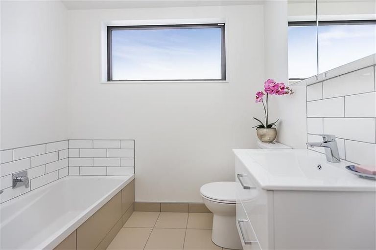 Photo of property in 74u5 Derwent Street, Island Bay, Wellington, 6023
