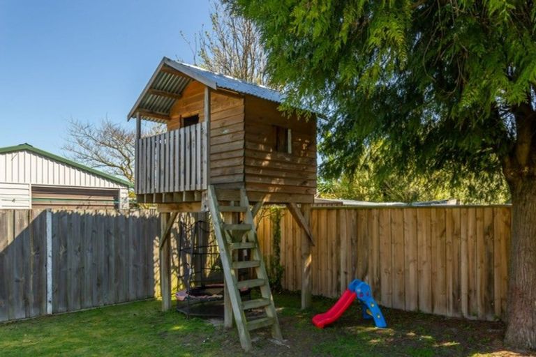 Photo of property in 17 John Street, Rolleston, 7614