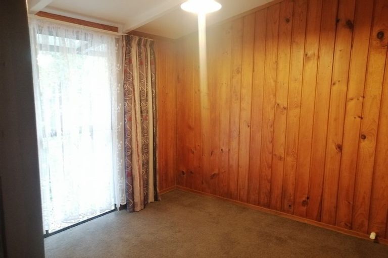 Photo of property in 5 Kemp Road, Massey, Auckland, 0614