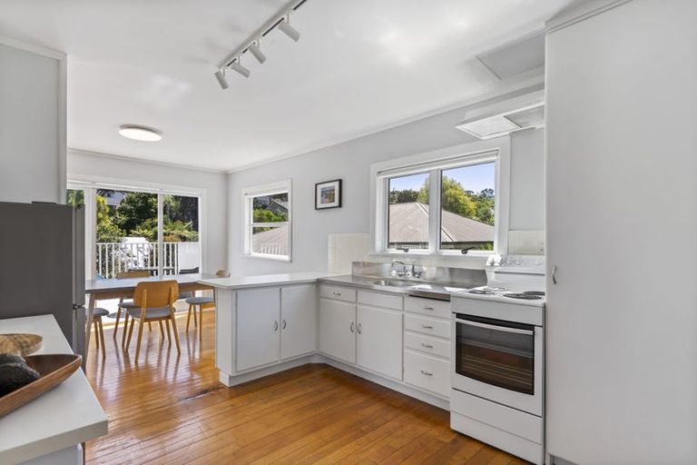 Photo of property in 48b Heathcote Road, Castor Bay, Auckland, 0620
