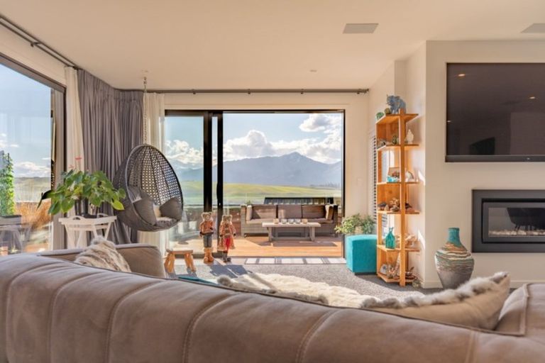 Photo of property in 27 Rannoch Drive, Jacks Point, Queenstown, 9371