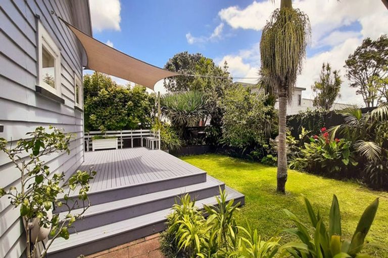 Photo of property in 74a Wharf Road, Te Atatu Peninsula, Auckland, 0610