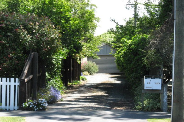 Photo of property in 213 Avonhead Road, Avonhead, Christchurch, 8042