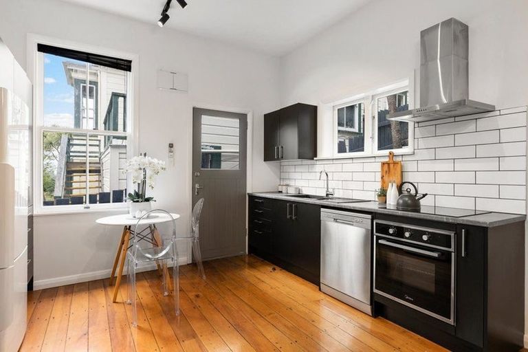 Photo of property in 213 Aro Street, Aro Valley, Wellington, 6021