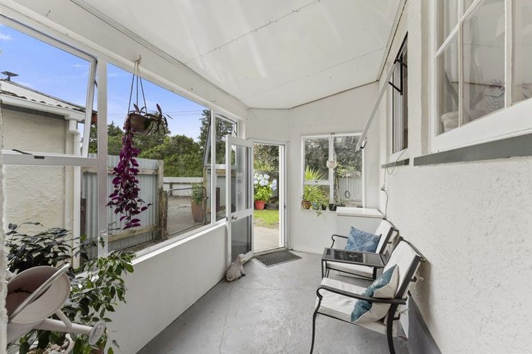 Photo of property in 2 Standish Street, Inglewood, 4330