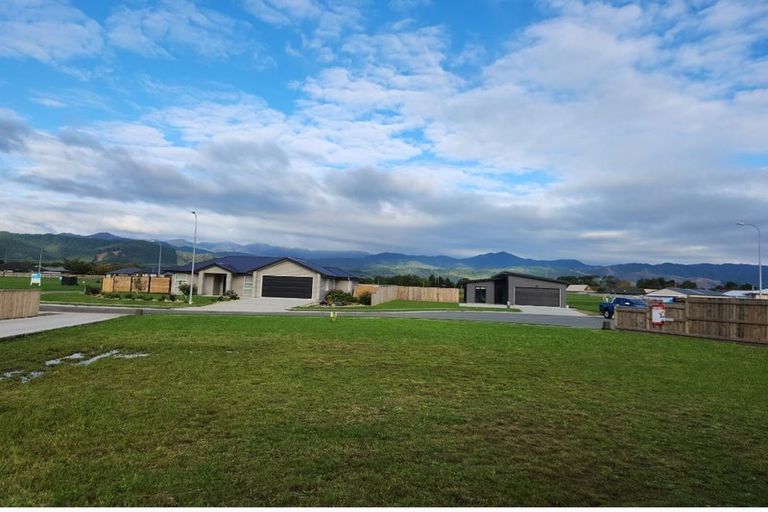 Photo of property in 6 Ash Close, Levin, 5510