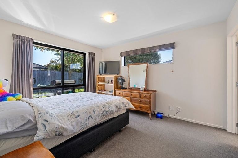 Photo of property in 16 Waimarie Street, Pegasus, 7612
