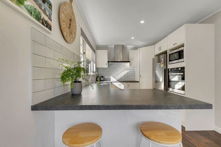 Photo of property in 15 Charthouse Lane, Whitby, Porirua, 5024