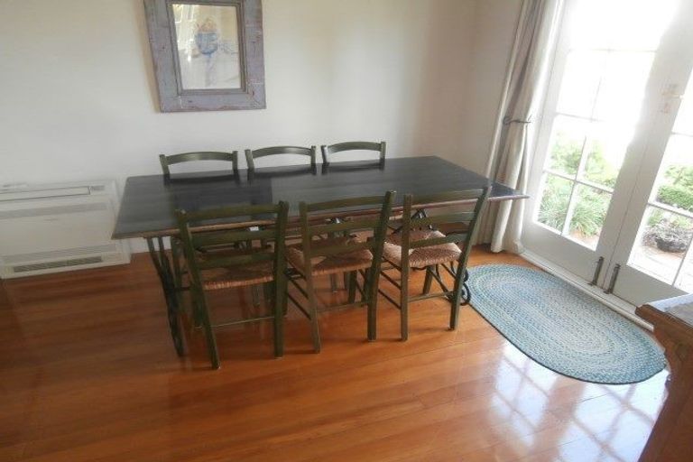 Photo of property in 165 Fendalton Road, Fendalton, Christchurch, 8052