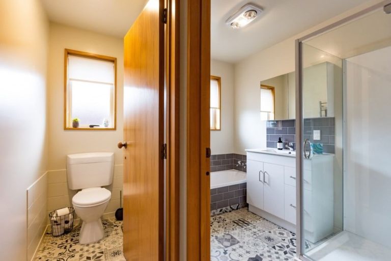 Photo of property in 30 Seymour Street, Hornby, Christchurch, 8042