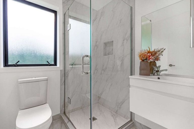 Photo of property in 1 Kaimai Avenue, Massey, 0614