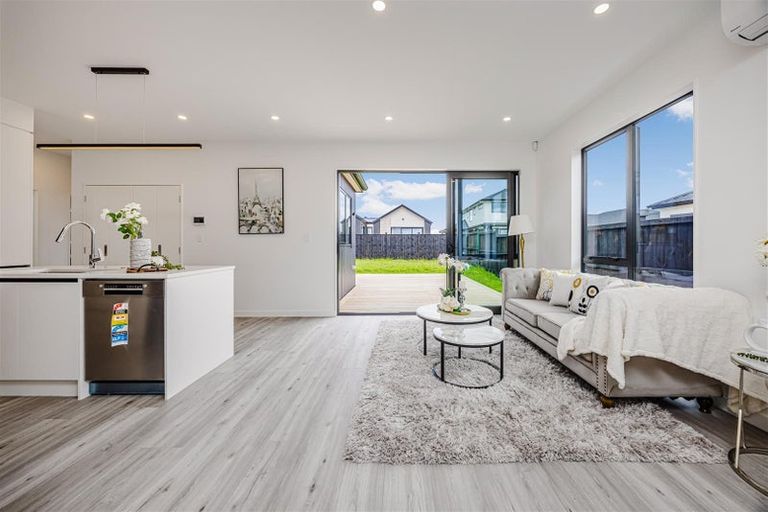 Photo of property in 42 Kakano Street, Clevedon, Papakura, 2582