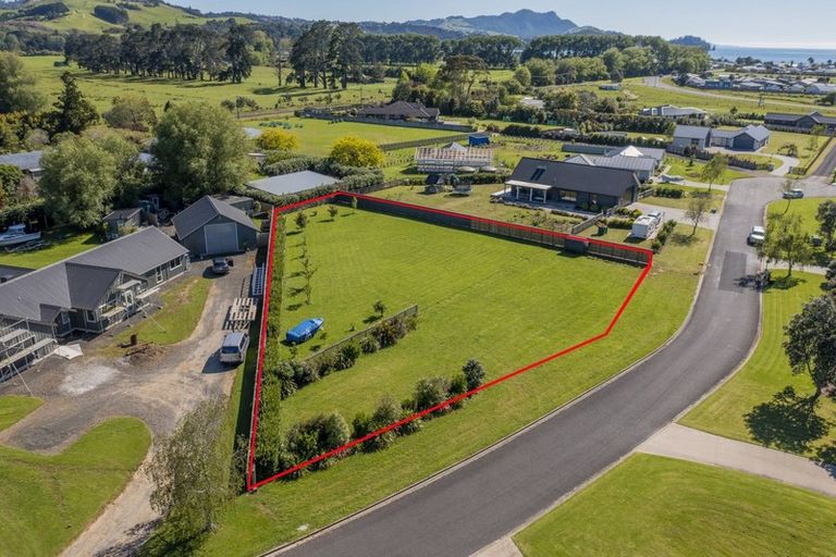 Photo of property in 8a Austin Drive, Whitianga, 3510