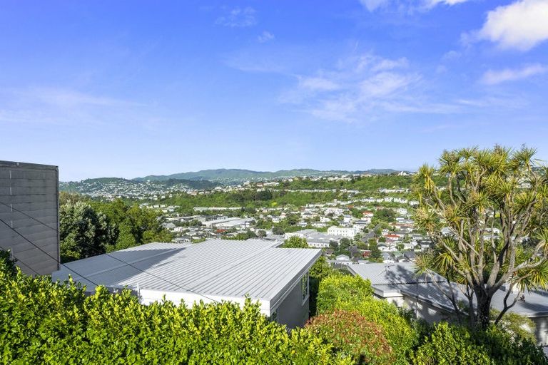 Photo of property in 91 Nevay Road, Miramar, Wellington, 6022