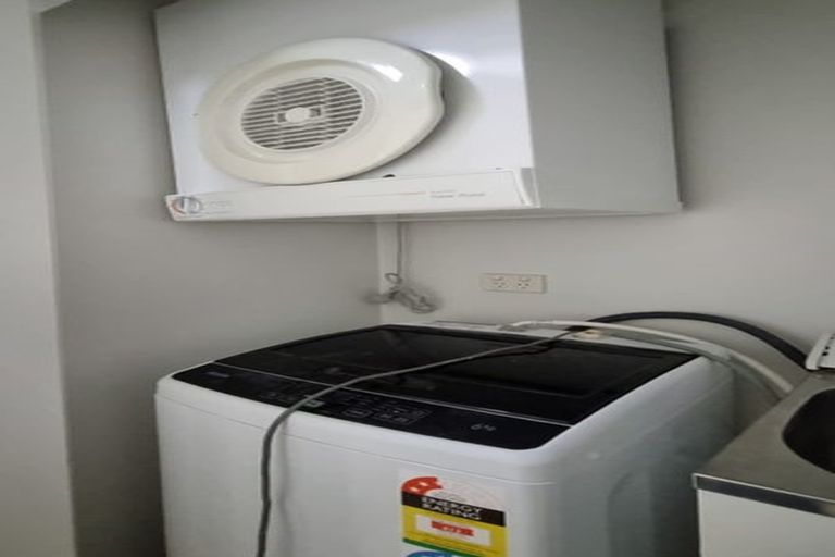 Photo of property in 12/17 Harbour View Road, Te Atatu Peninsula, Auckland, 0610
