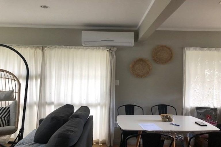 Photo of property in 23 Lauderdale Road, Birkdale, Auckland, 0626