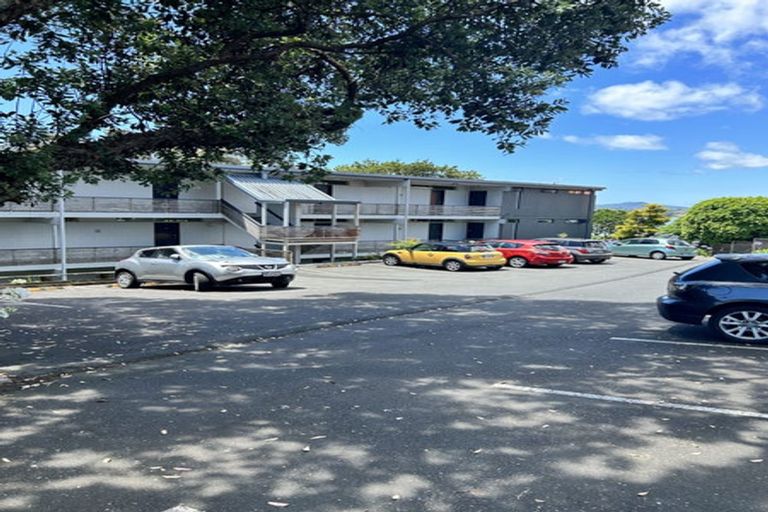 Photo of property in 15/73 Princes Street, Northcote Point, Auckland, 0627