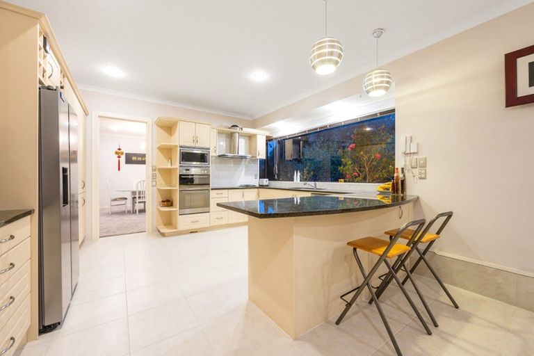 Photo of property in 24 Oakway Drive, Schnapper Rock, Auckland, 0632