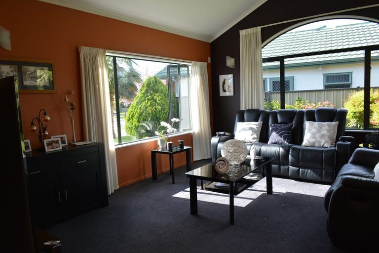 Photo of property in 11 Flemington Place, Taradale, Napier, 4112