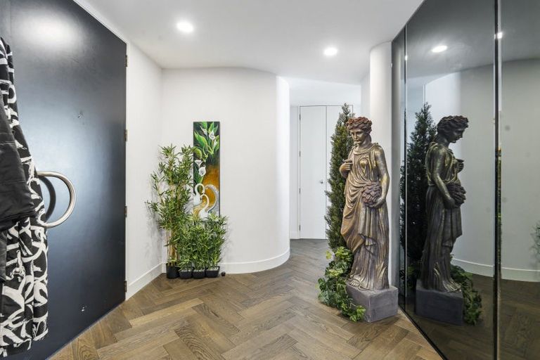Photo of property in 5/120 Saint Aubyn Street, New Plymouth, 4310