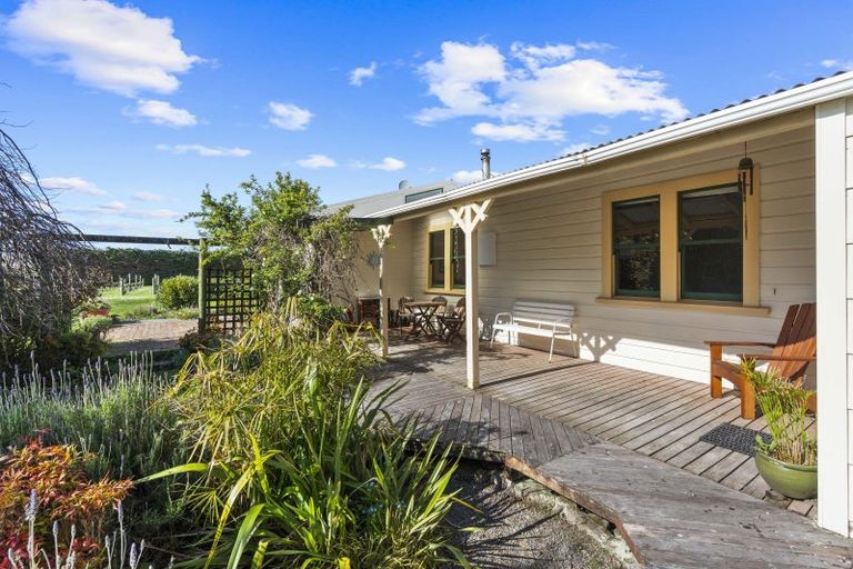 Photo of property in 190 Regent Street, Martinborough, 5711