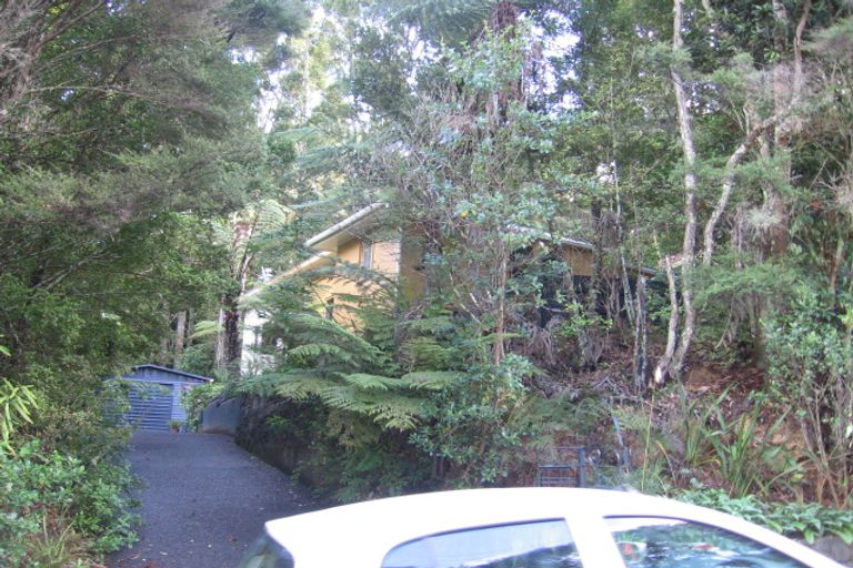 Photo of property in 41 Sylvan Valley Avenue, Titirangi, Auckland, 0604