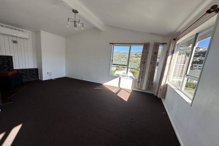 Photo of property in 7a Tralee Place, Johnsonville, Wellington, 6037