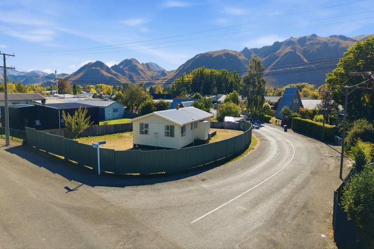 Photo of property in 11 Waitaki Drive East, Otematata, 9412