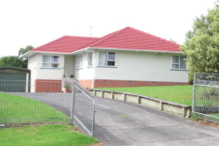 Photo of property in 3 Marewa Street, Te Atatu South, Auckland, 0610