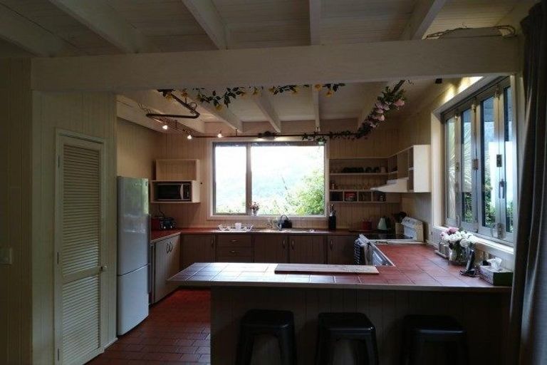 Photo of property in 16 Mckerrow Place, Sunshine Bay, Queenstown, 9300