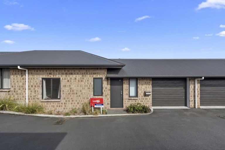 Photo of property in 2/99 Lake Road, Frankton, Hamilton, 3204