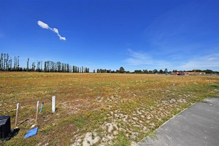 Photo of property in 33 Suffolk Drive, Kirwee, 7571