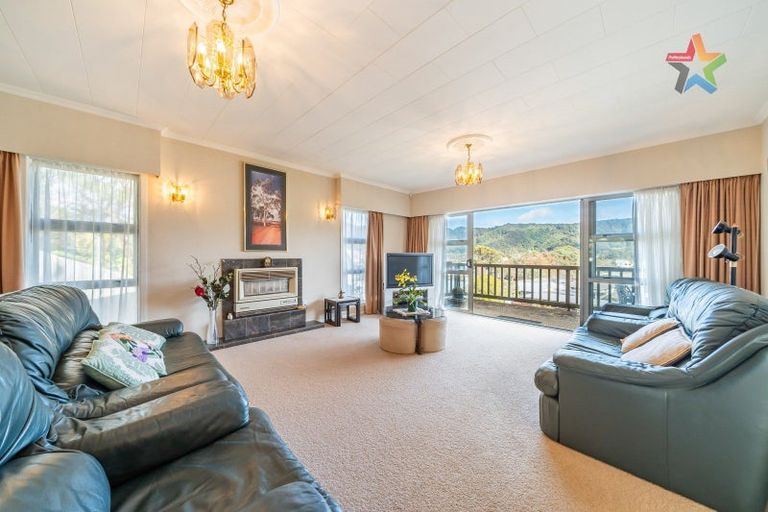 Photo of property in 18 Mimihau Grove, Wainuiomata, Lower Hutt, 5014