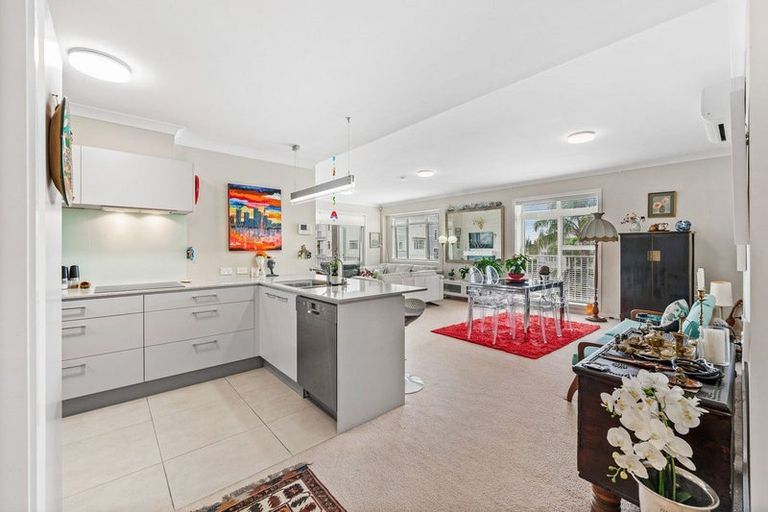 Photo of property in 73 Parkside Drive, Orewa, 0931