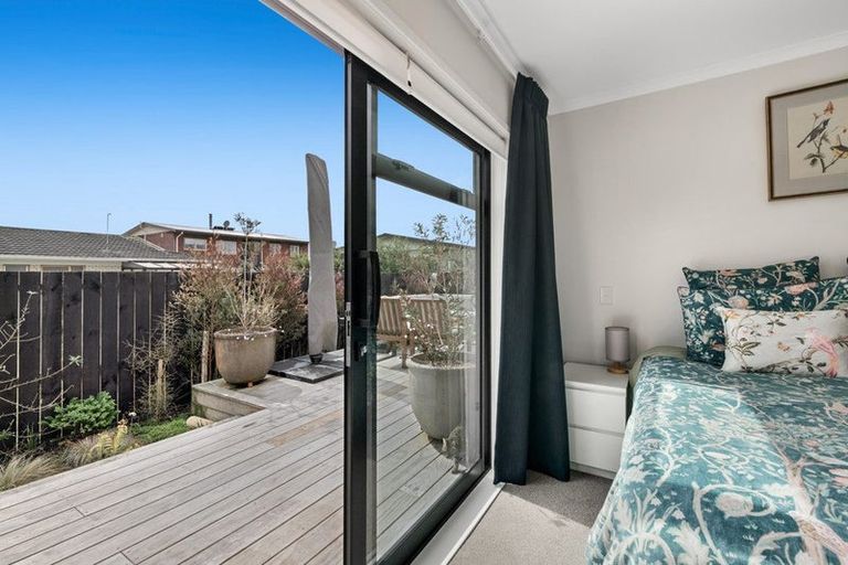 Photo of property in 16a Lillian Place, Orewa, 0931