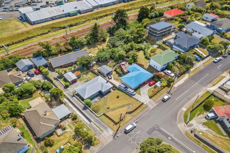 Photo of property in 65 Bell Street, Tawa, Wellington, 5028