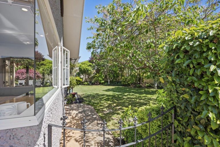 Photo of property in 15 Pukekura Place, Taradale, Napier, 4112