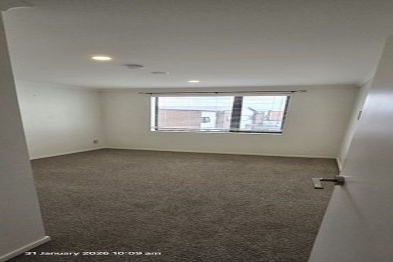 Photo of property in 1/2 Mahalo Avenue, Wiri, Auckland, 2104
