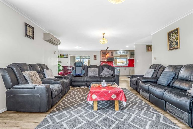 Photo of property in 526 Massey Road, Mangere, Auckland, 2022