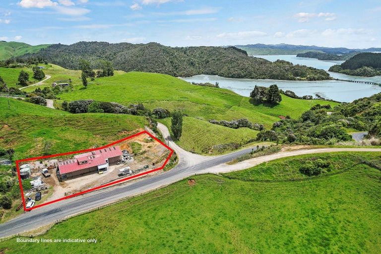 Photo of property in 1633 Harbour Road, Owhiro, Oparau, 3886