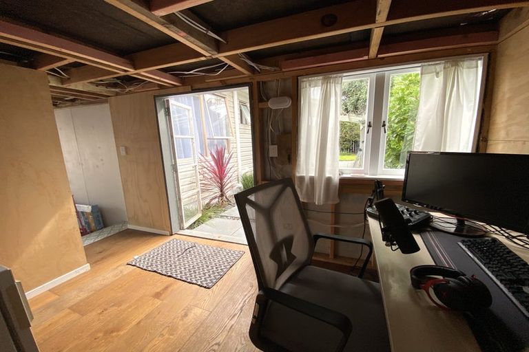 Photo of property in 1/38 Aeroview Drive, Beach Haven, Auckland, 0626